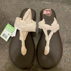 Sanuk yoga slings  Brand new  sz 9